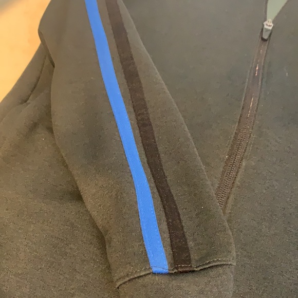 Old Navy track Jacket - Picture 3 of 4